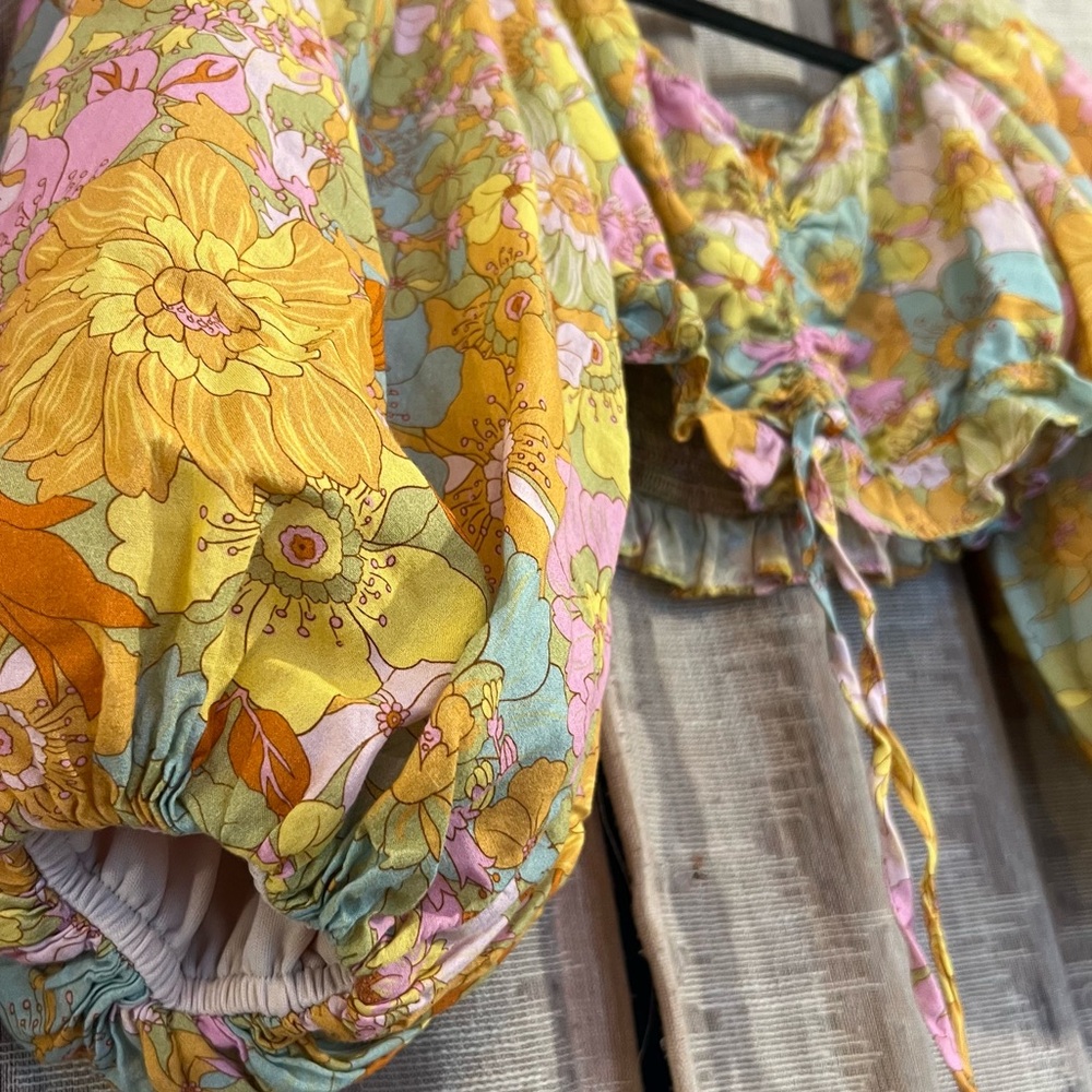 Show Me Your MuMu Floral Balloon Sleeve Blouse, New - Picture 7 of 11